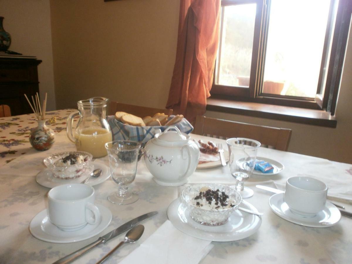 I Poggi Di Grace Bed & Breakfast Fivizzano Exterior photo