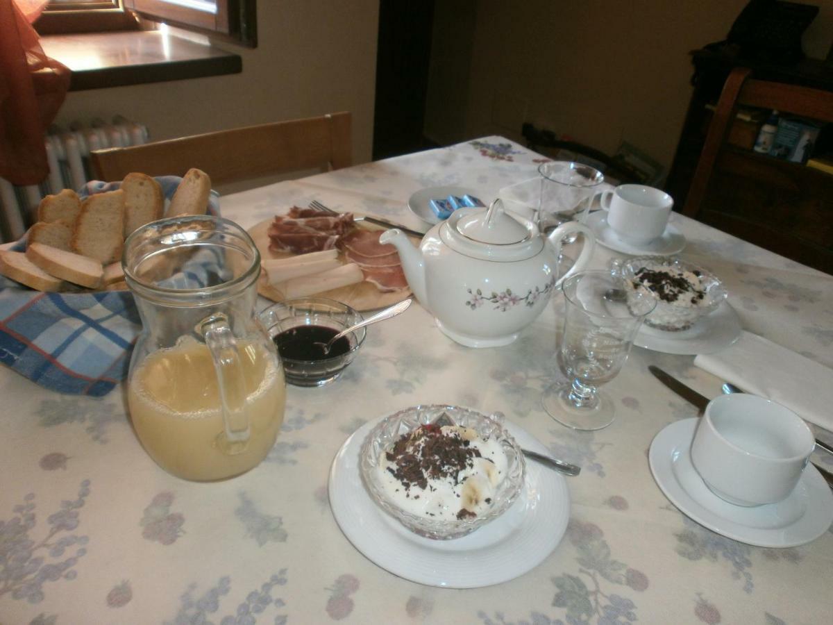 I Poggi Di Grace Bed & Breakfast Fivizzano Exterior photo