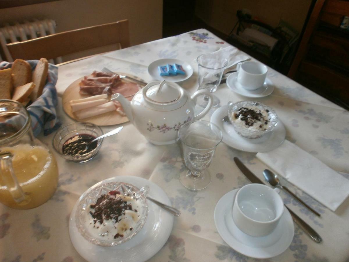 I Poggi Di Grace Bed & Breakfast Fivizzano Exterior photo